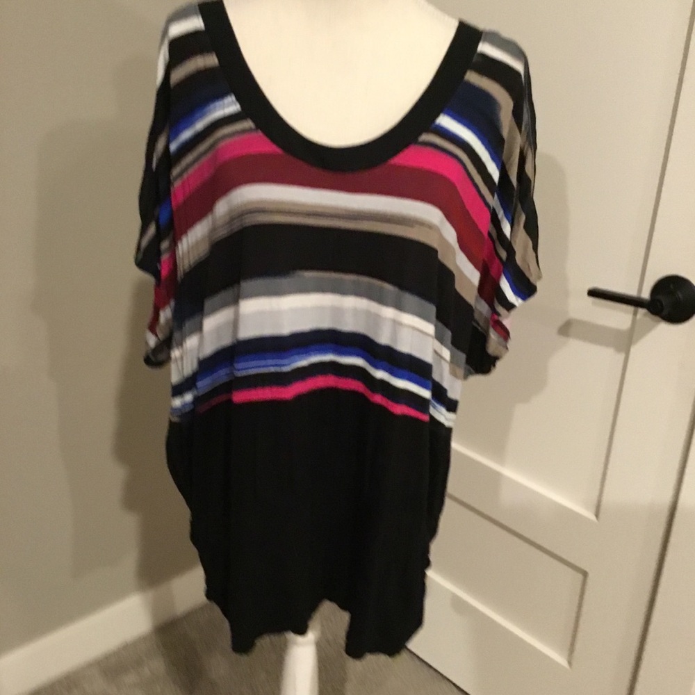 Lane Bryant Black and White Short Sleeve Boxy Tunic